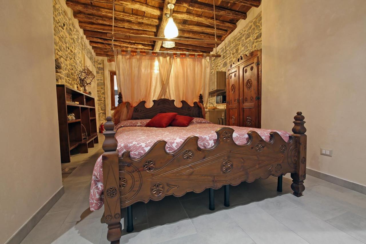 Appartement Mella -la Corte - At The With Parking *